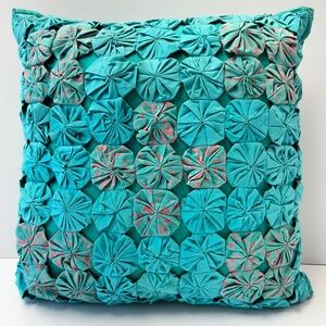 Turquoise Yoyo Quilt Pillow Pier 1 Imports 15 x 15 100% Cotton